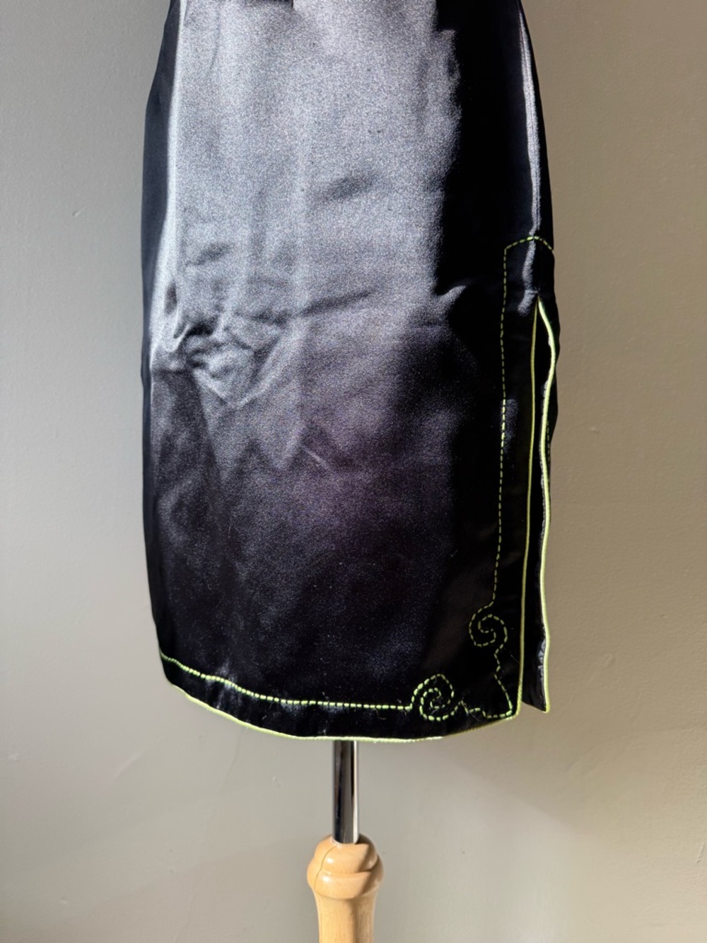 Vintage Style Black Satin Cheongsam Mini Dress Lime Green Trim y2k / 90s - Picture 4 of 12